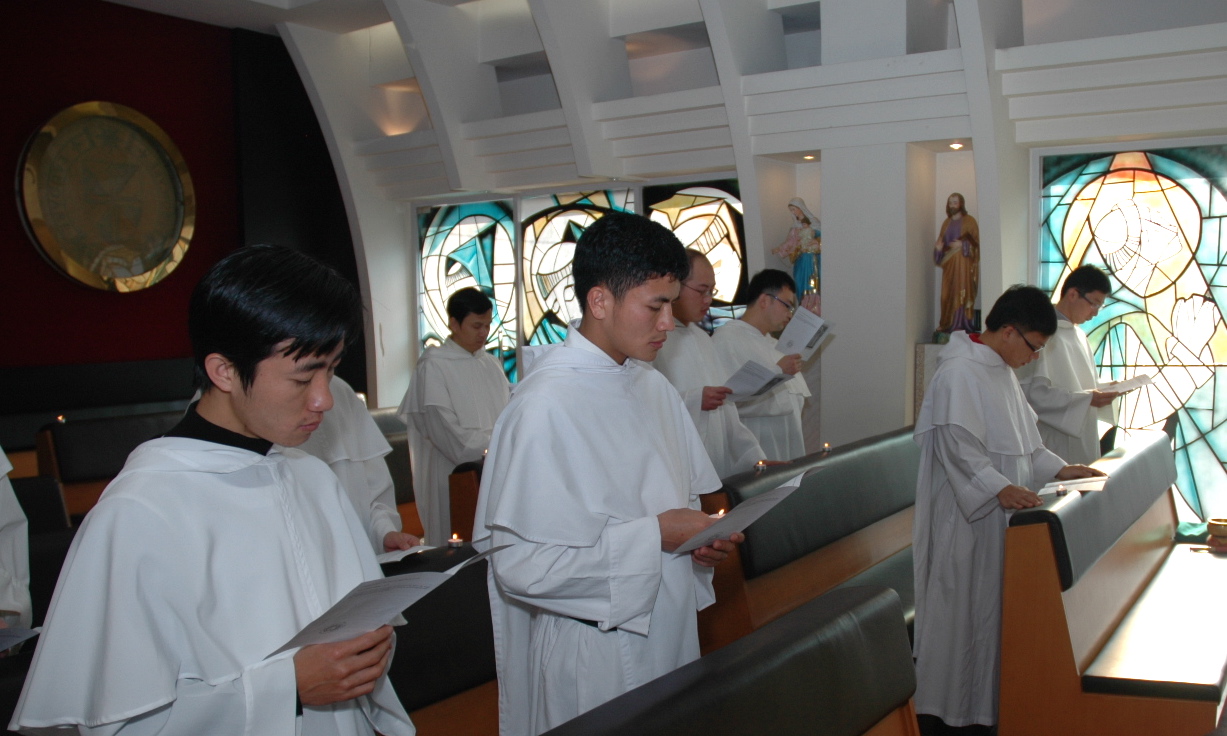 CANDLE MASS: DAY OF CONSECRATED LIFE