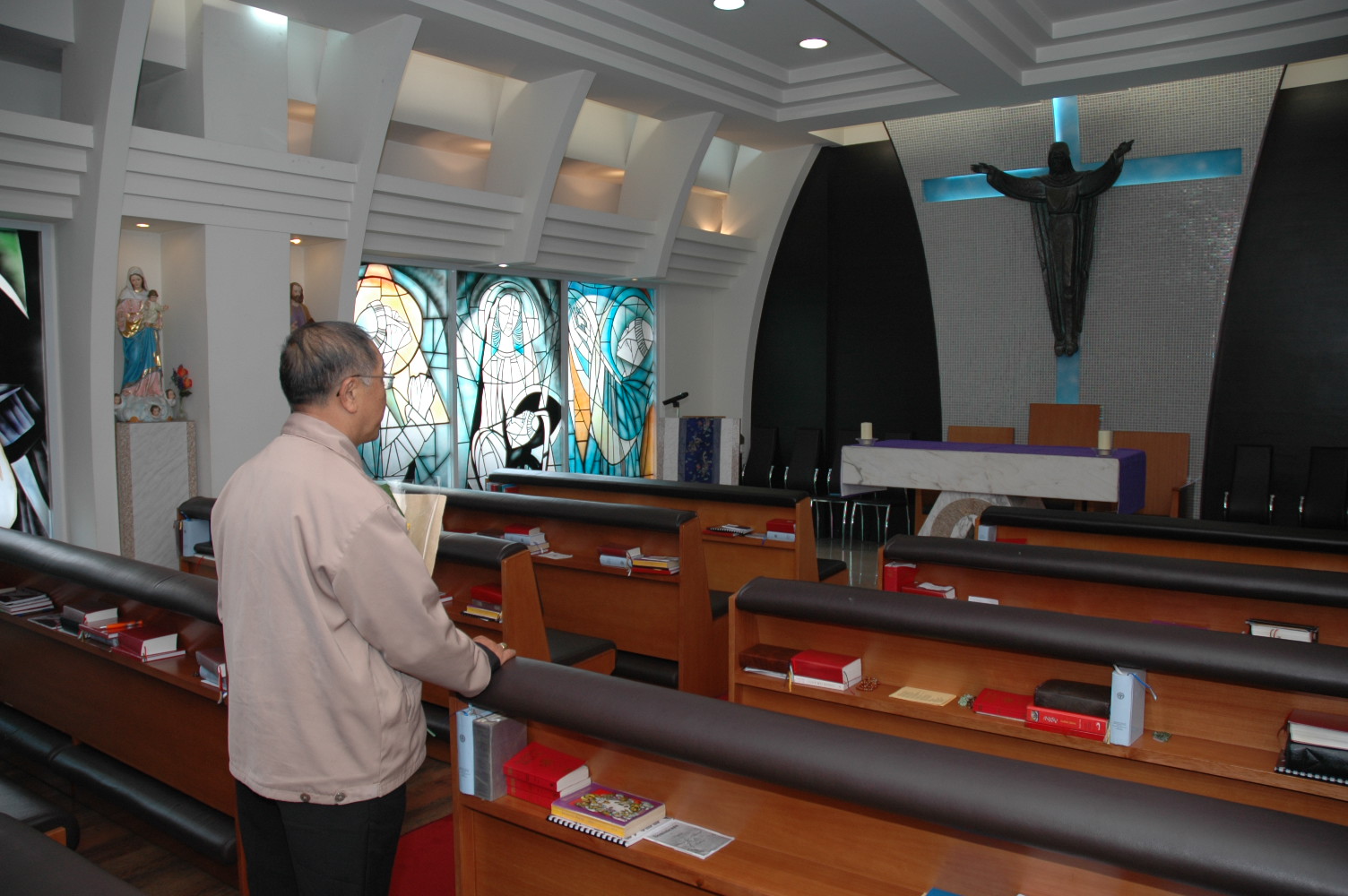 ARCHBISHOP MATTHIAS U SHWE (ARCHBISHOP OF TAUNGGYI) , FATHER PETER VISIT ST.DOMINIC’S PRIORY